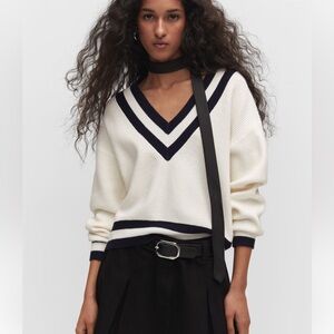 MANGO Contrasting V-neck sweater